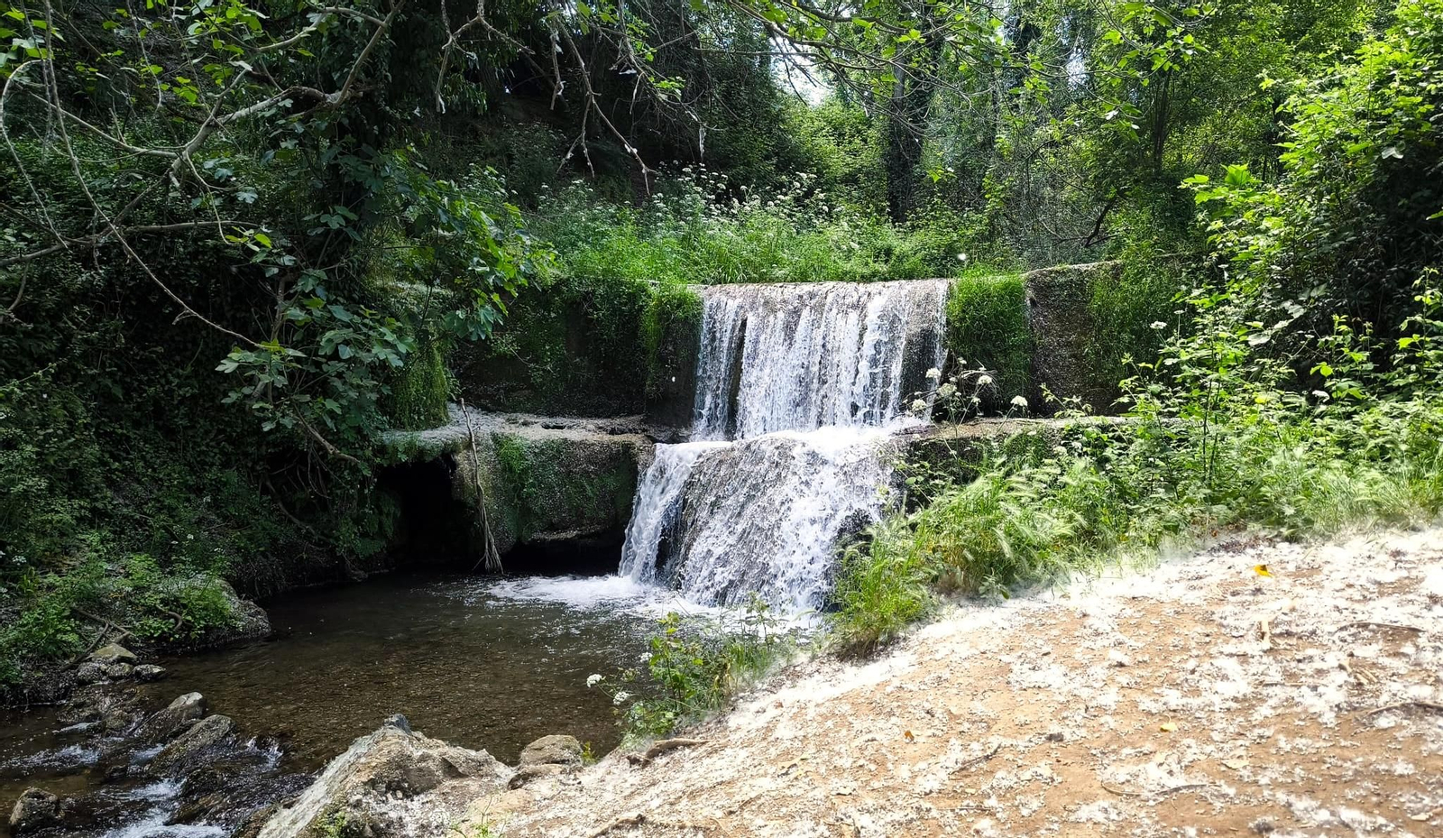 Apunta estos senderos serranos para este verano