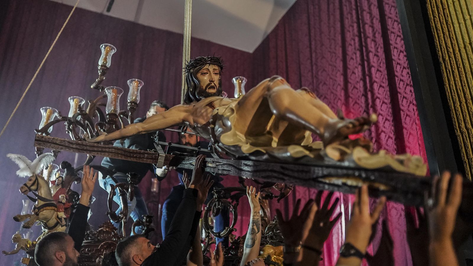 El Cristo de la Redención, durante la subida al paso