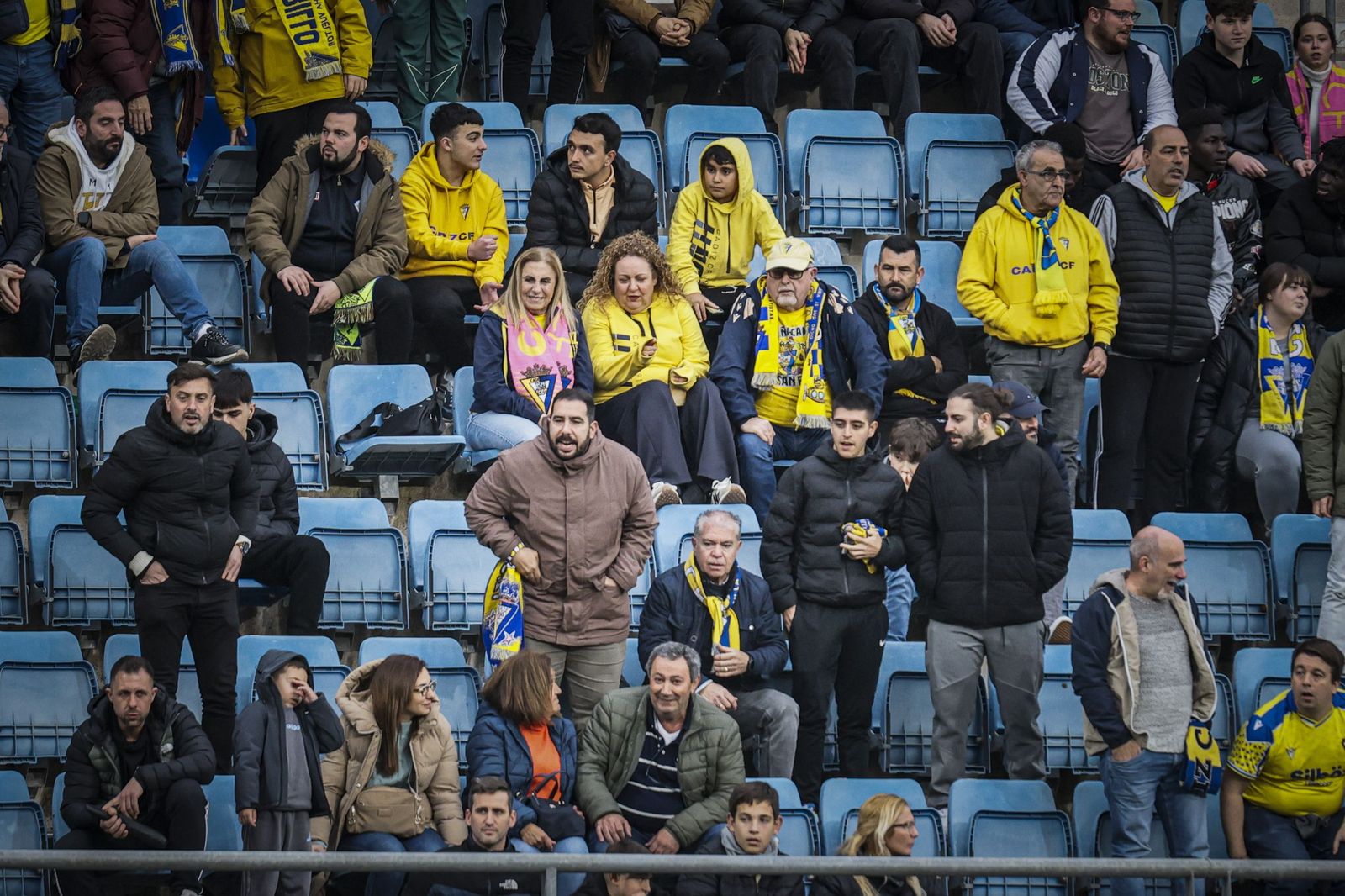 Búscate entre las imágenes del partido de fútbol Cádiz CF - UD Almería