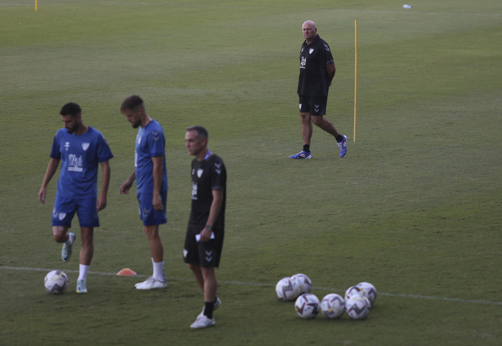 Galería de fotos: Lumor sigue como uno más en una sesión complicada para el Málaga CF Galería de fotos: Lumor sigue como uno más en una sesión complicada para el Málaga CF