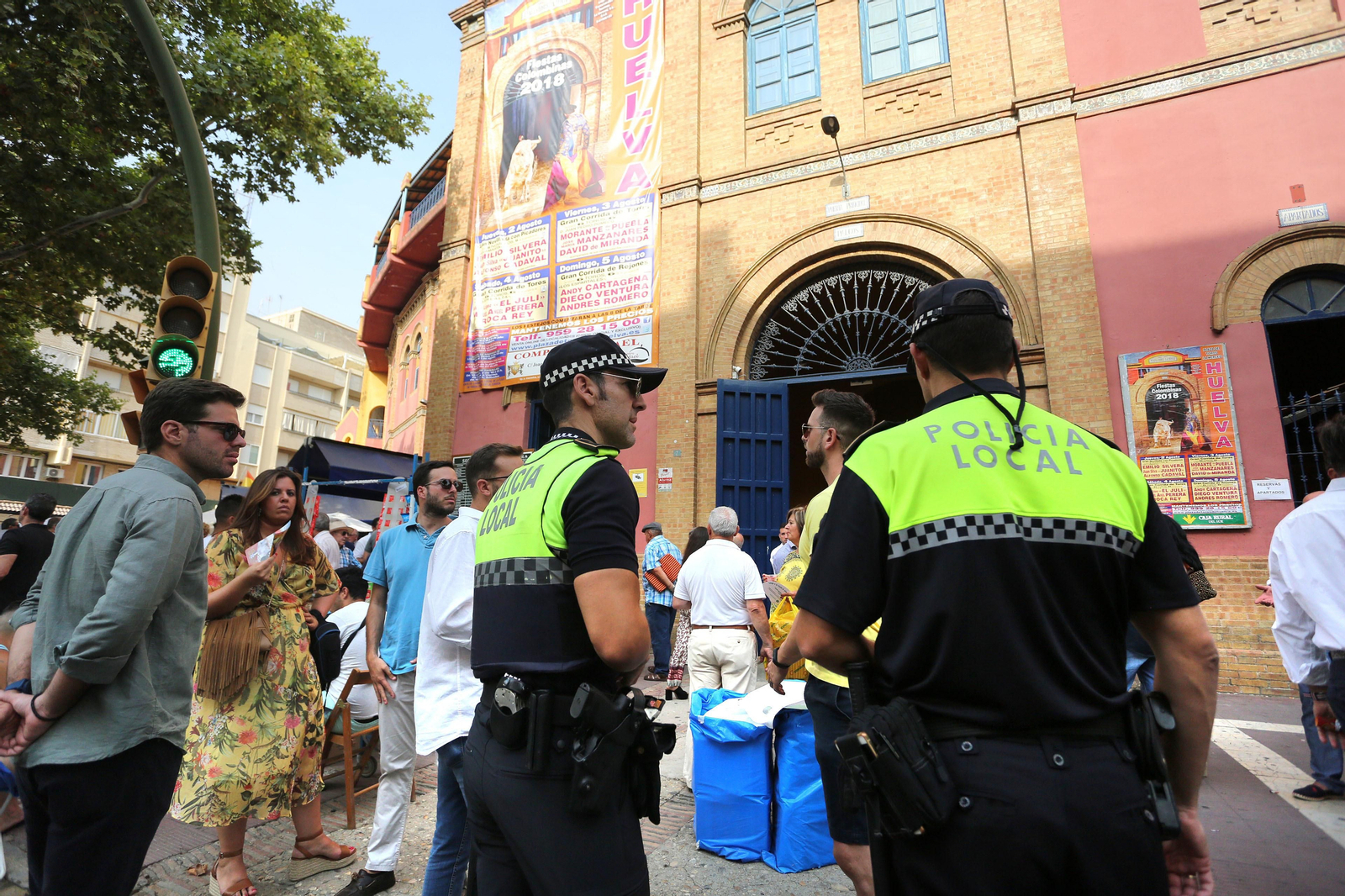Ambiente en la Plaza de Toros de la Merced