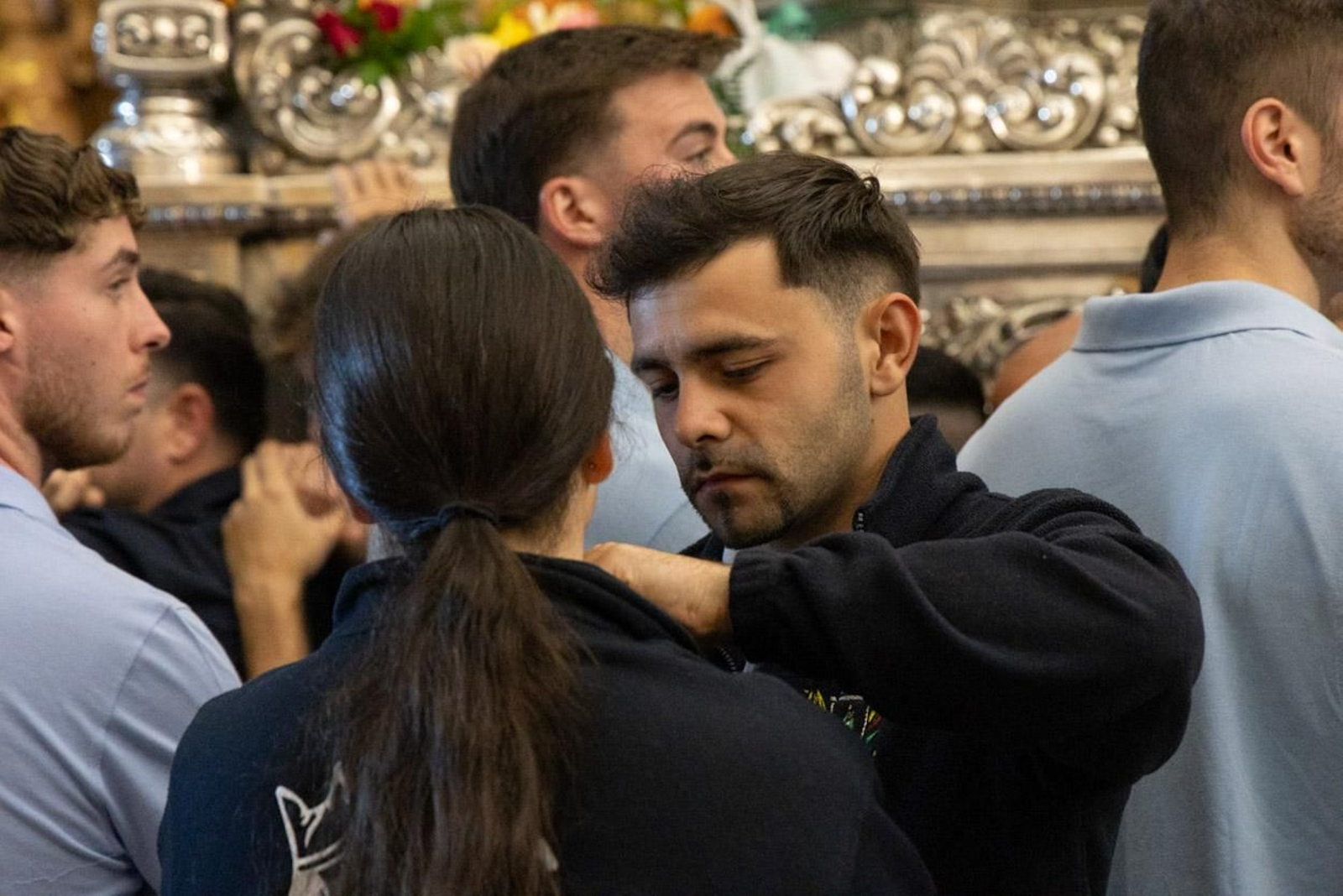 Miles de romeros acuden al encuentro de la Virgen de la Cabeza en su romería