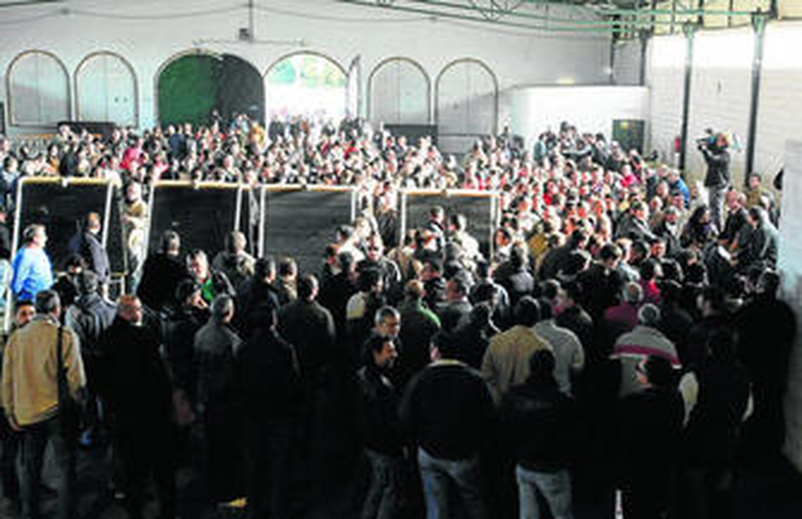 Imagen de archivo de una de las asambleas celebradas por los ex trabajadores de Delphi.