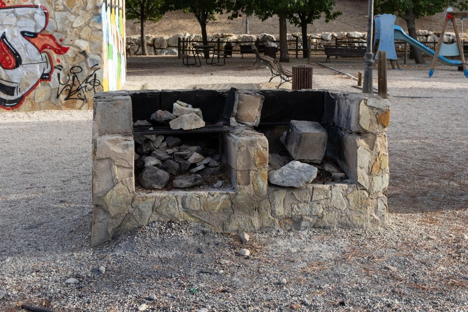 Estado de abandono del parque del Cerro de las Canteras