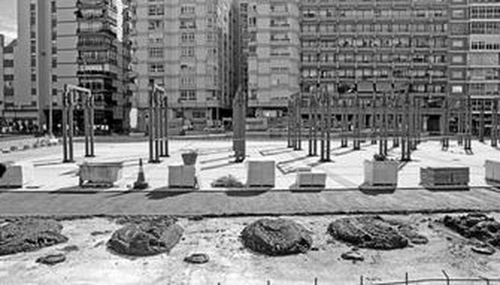 Aspecto actual de las obras en la plaza de la Glorieta Ingeniero La Cierva.