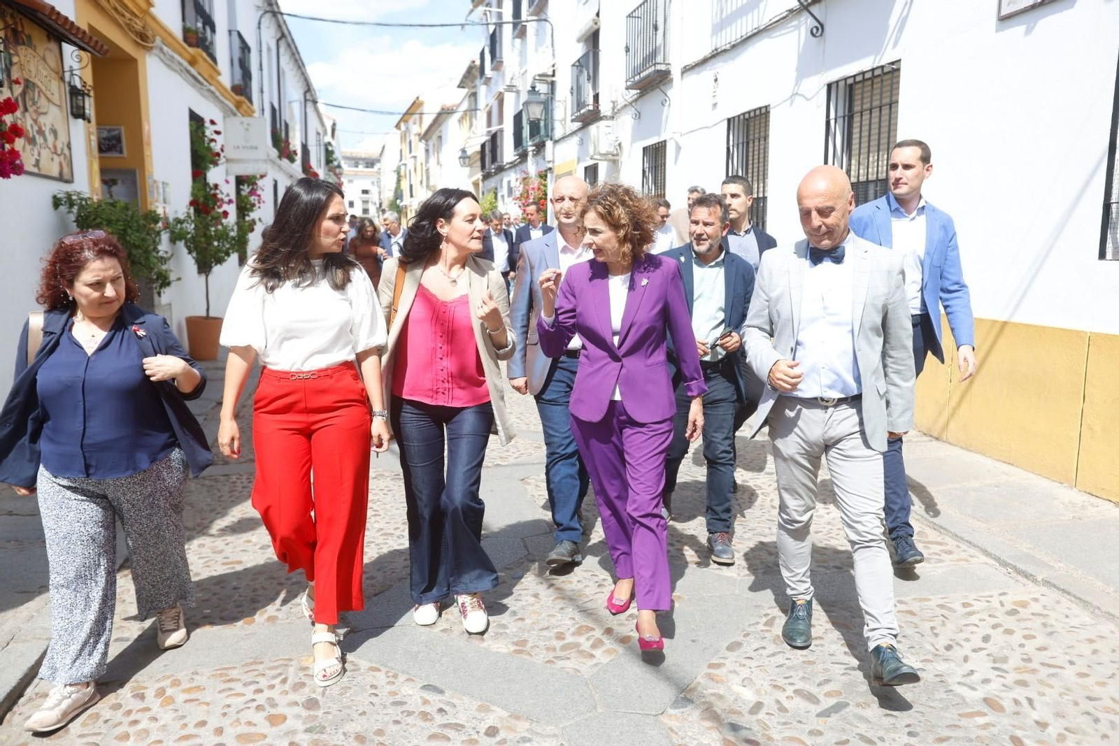 María Jesús Montero visita los patios de Córdoba