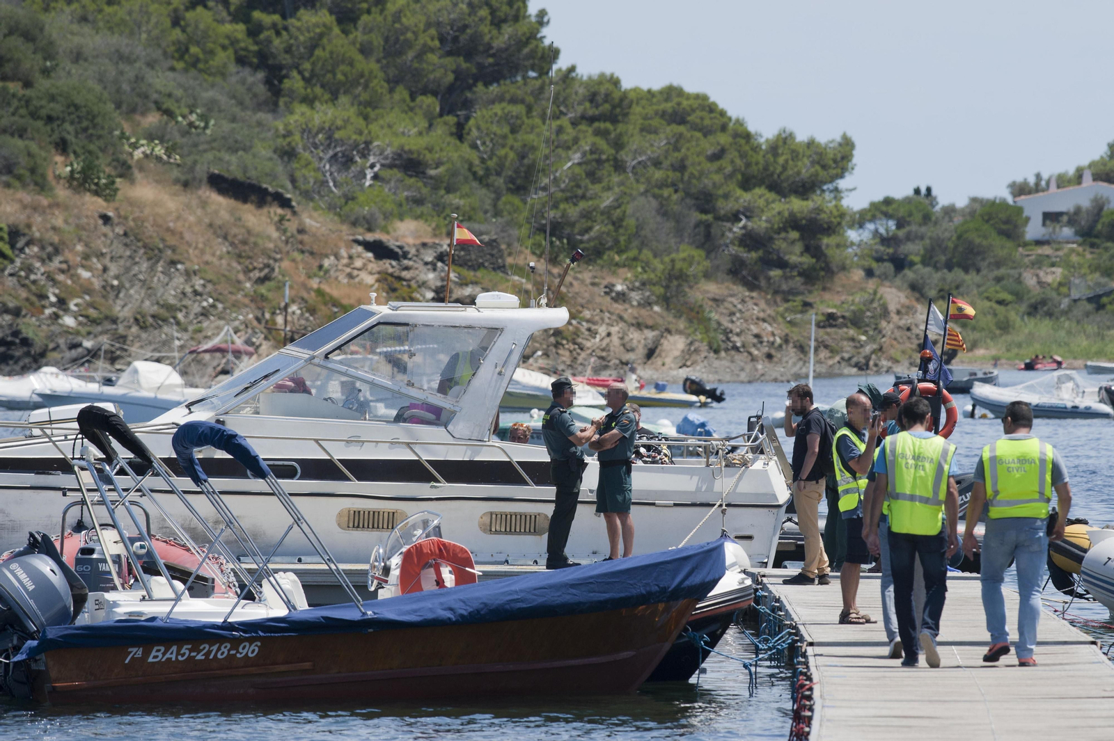Un muerto por la explosión de un barco coralero