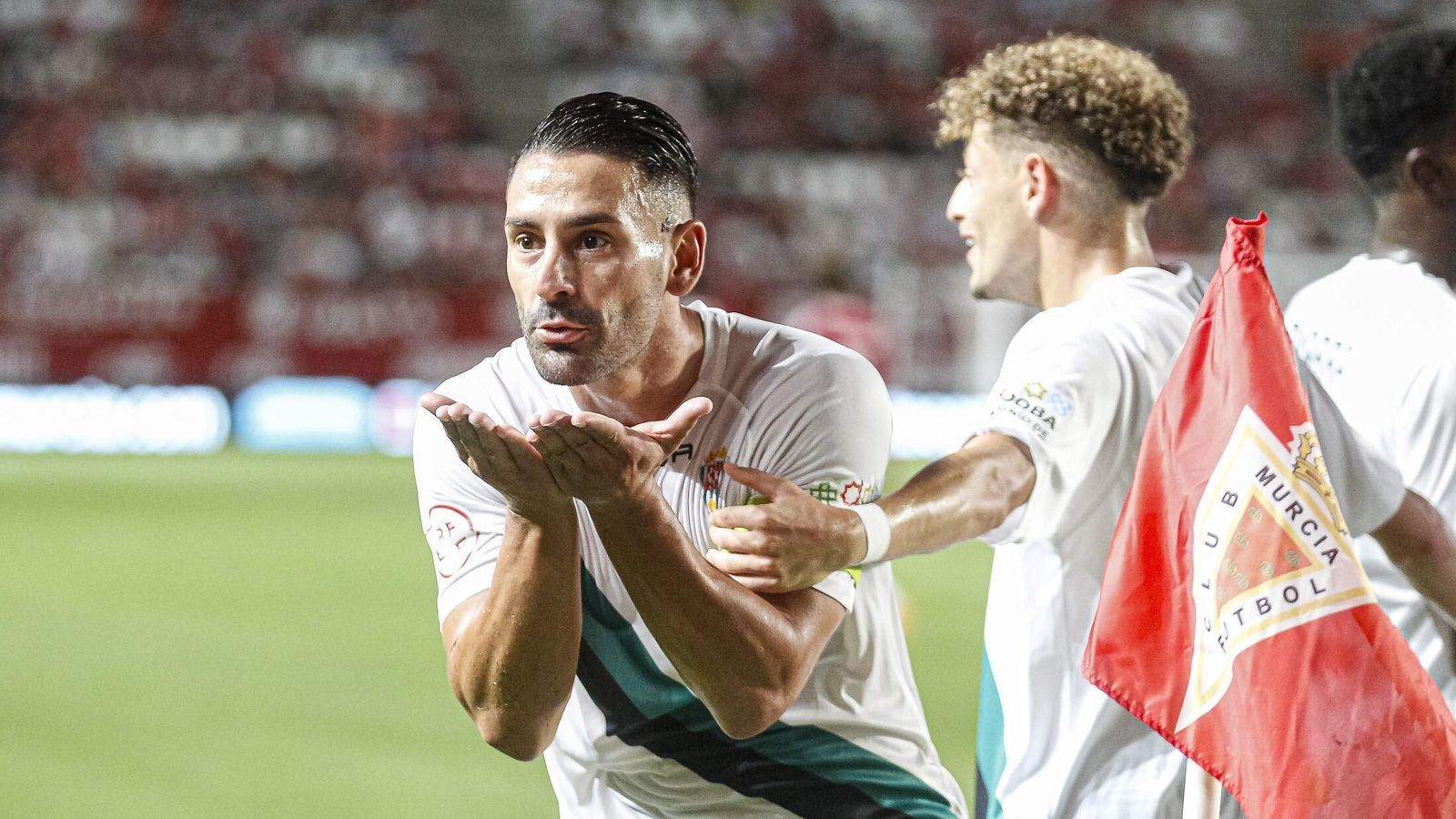 Kike Márquez celebra su gol en el Real Murcia - Córdoba CF.