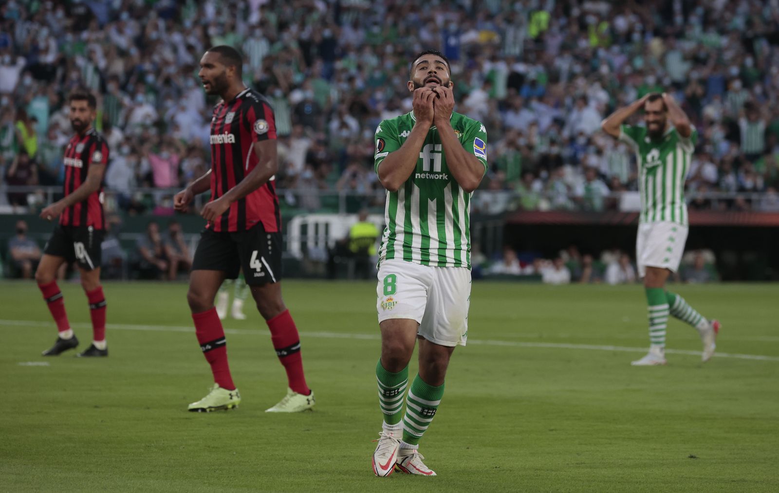 Las imágenes del Betis contra el Bayern Leverkusen