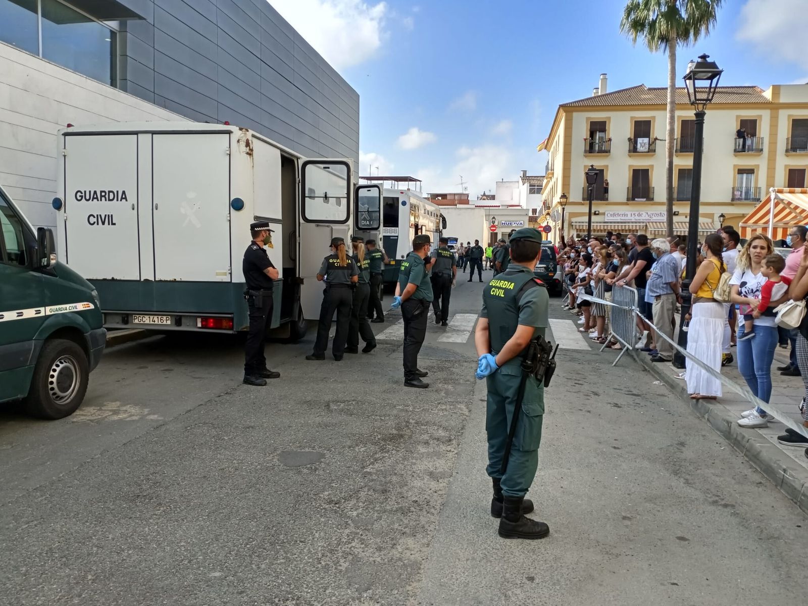 Imágenes de los detenidos en la operación Colón llegando al juzgado de La Palma