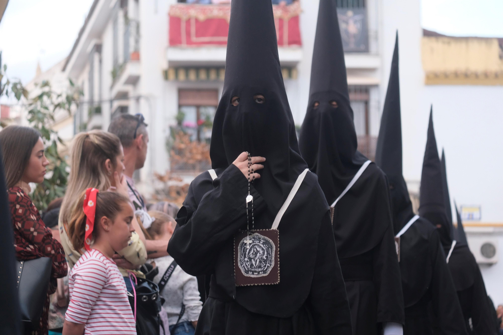 Lunes Santo en Córdoba: la procesión del Remedio de Ánimas, en imágenes