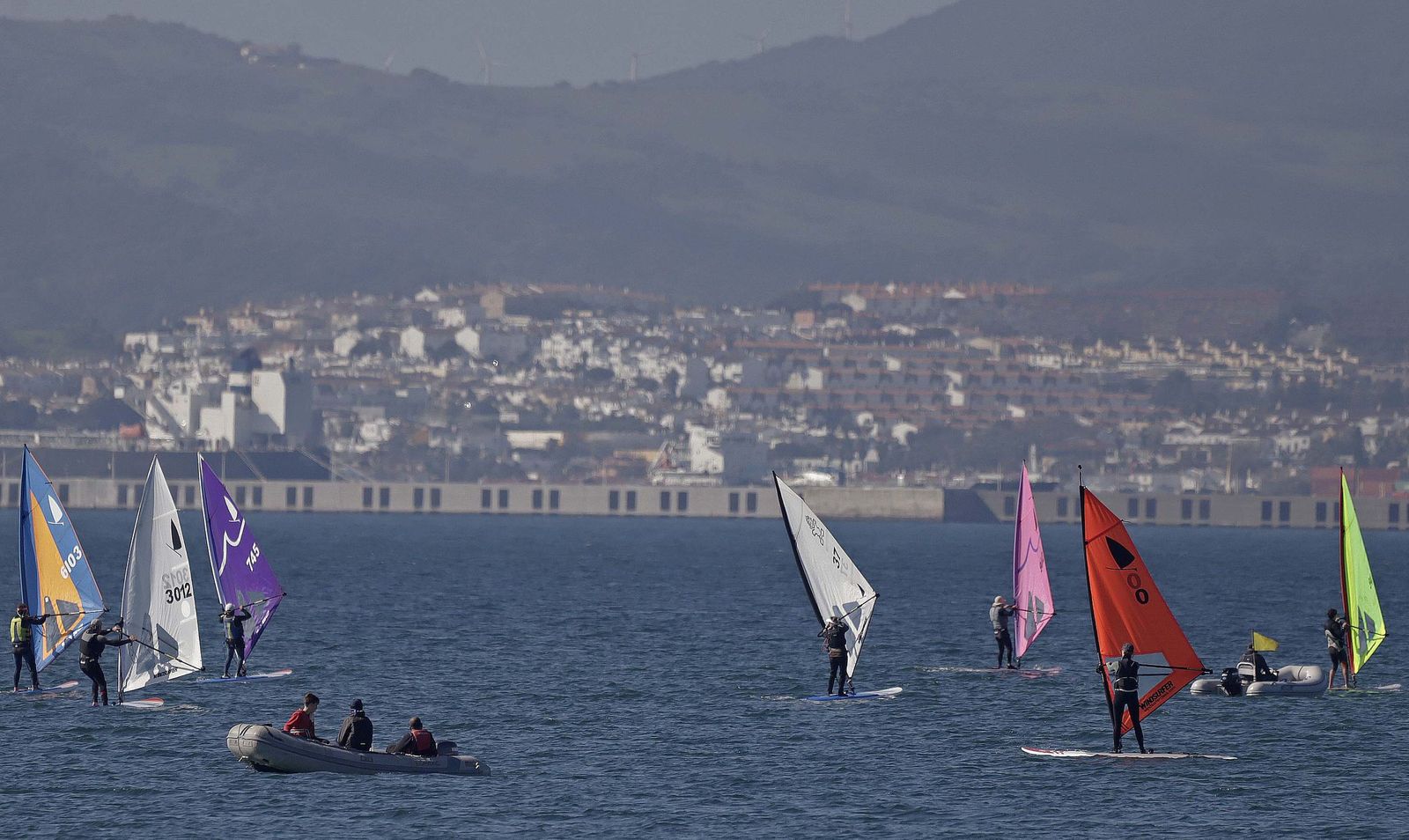 Las fotos de la segunda jornada opa de Andalucía de la clase Windsurfer, en La Línea