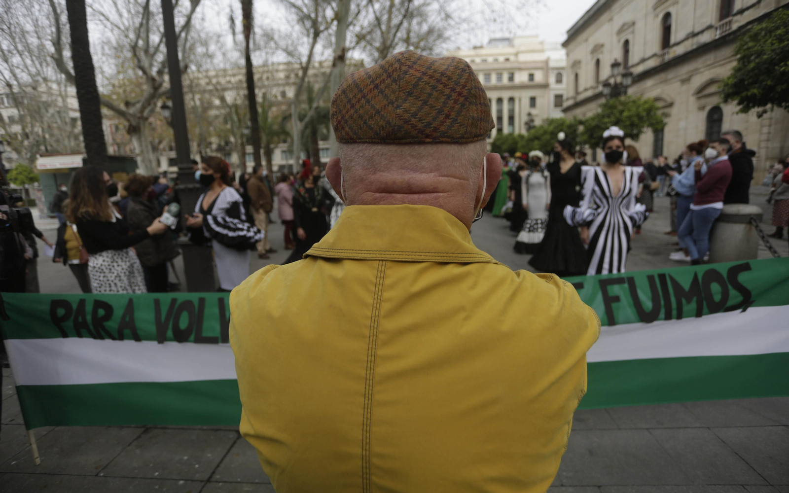 Las imágenes de la manifestación del sector de la moda flamenca
