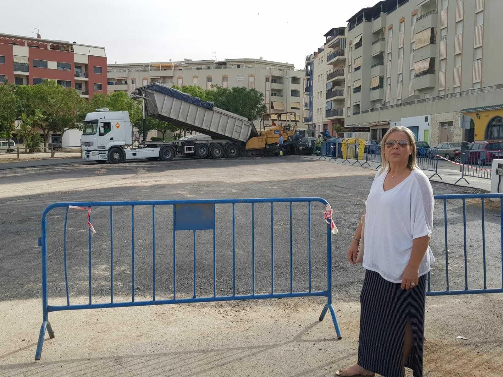Vélez-Málaga mejora la seguridad y el acceso del recinto del mercadillo.