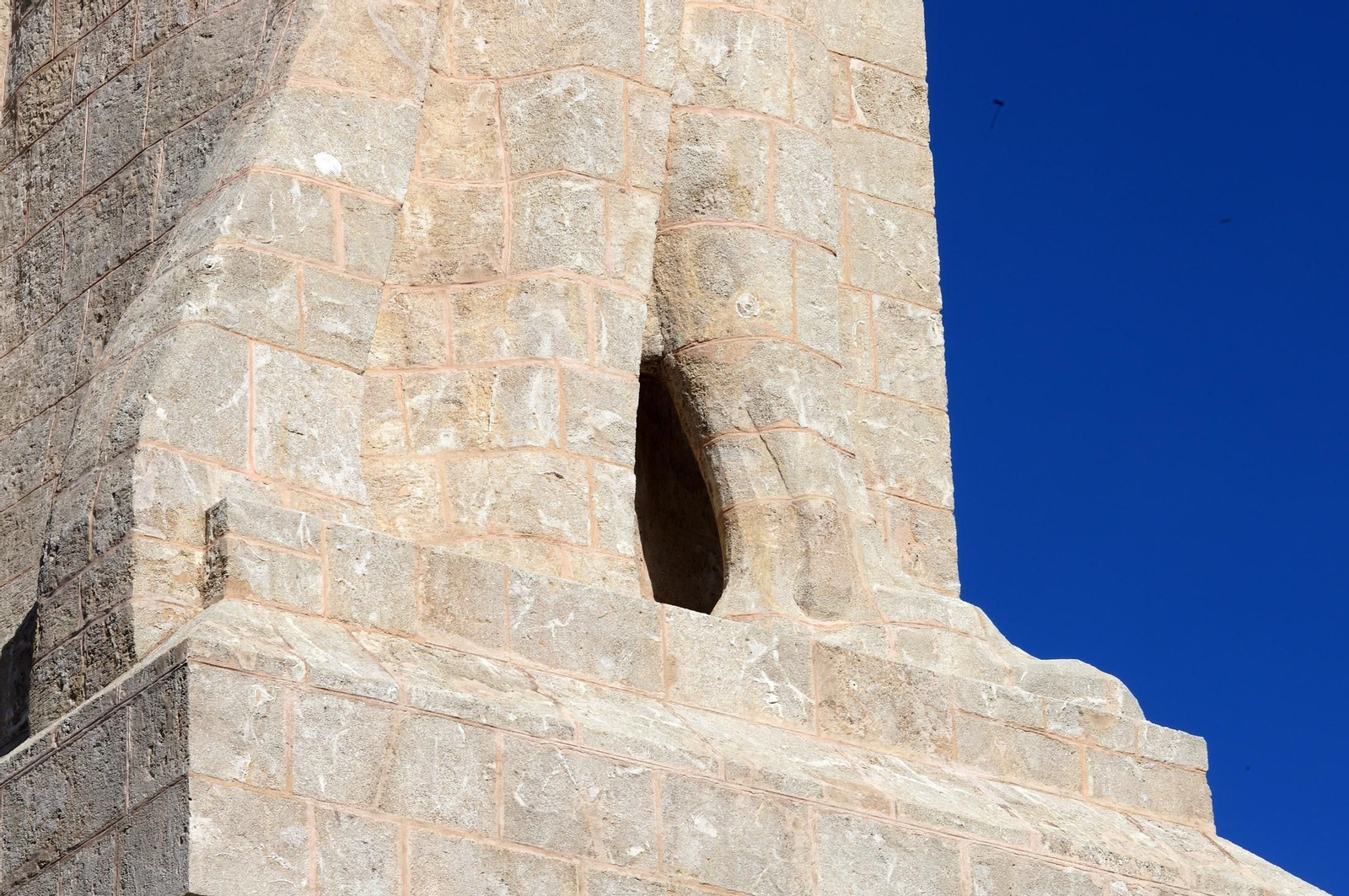 Imágenes del Monumento a Colón que ya se puede ver sin andamios en la Punta del Sebo