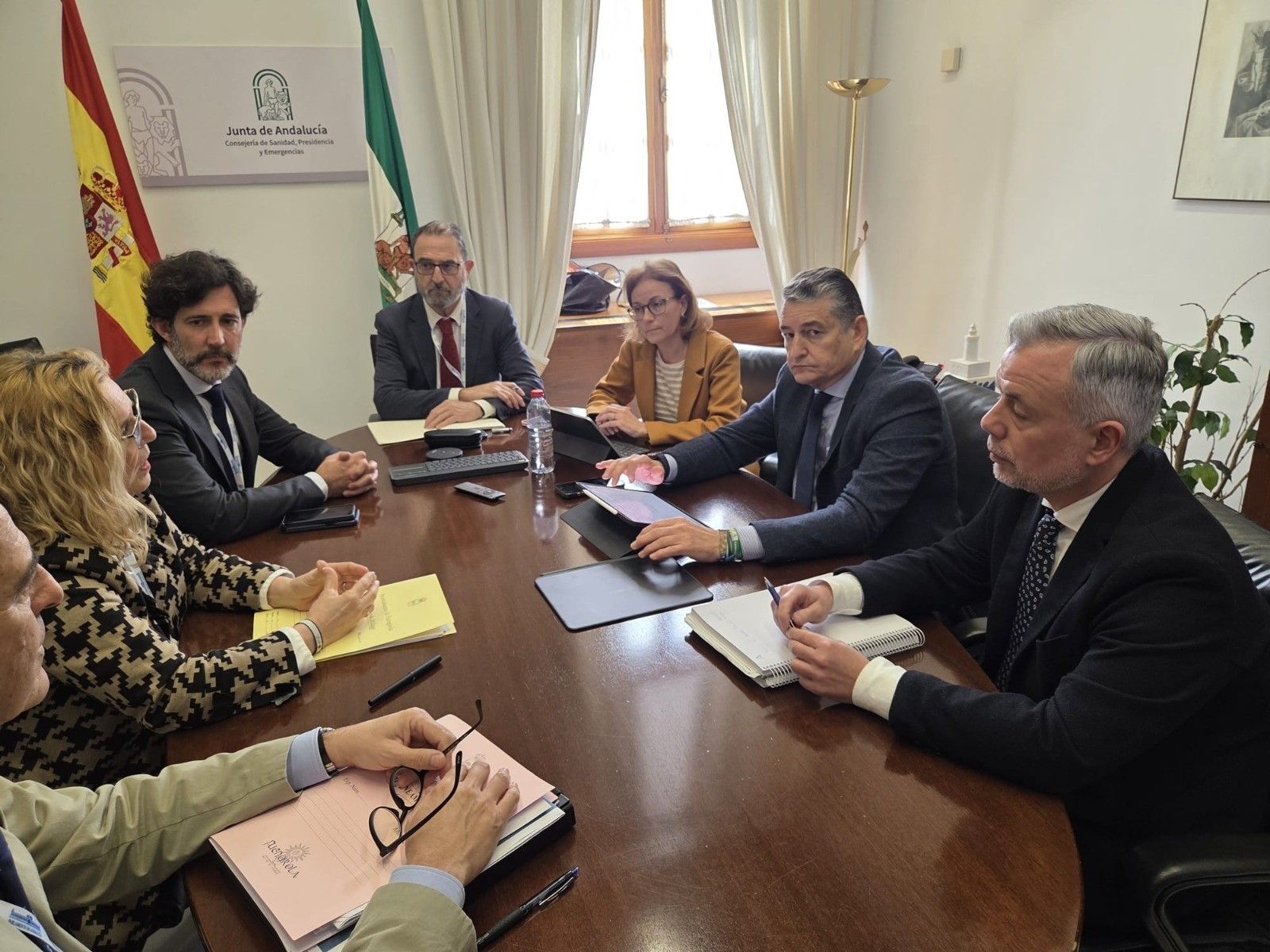 Reunión entre la Junta y el Ayuntamiento.