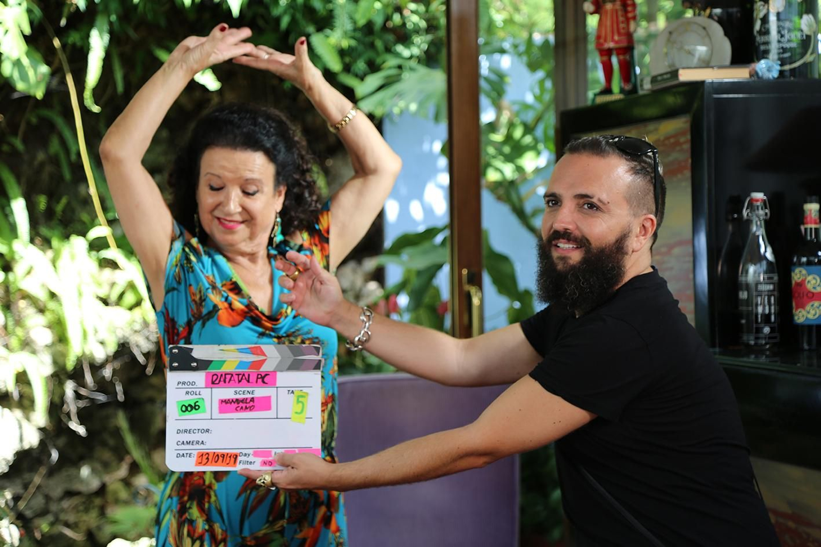 Rafatal, en pleno rodaje del documental, junto a la cantante y bailaora Manuela Cano. Rafatal, en pleno rodaje del documental, junto a la cantante y bailaora Manuela Cano.