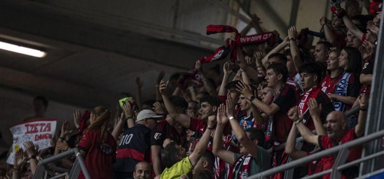 Las fotos del ascenso del Oviedo ante el Mirandés