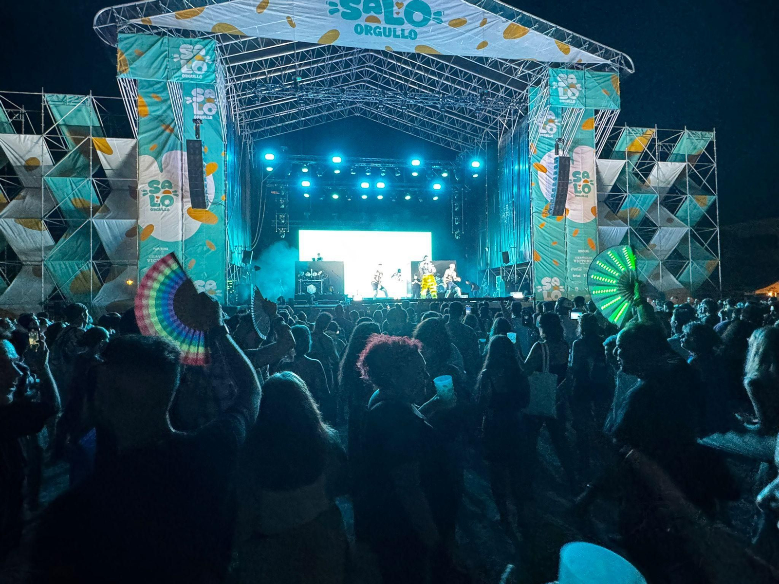Gente disfrutando de uno de los conciertos de la pasada edición del Salo Orgullo