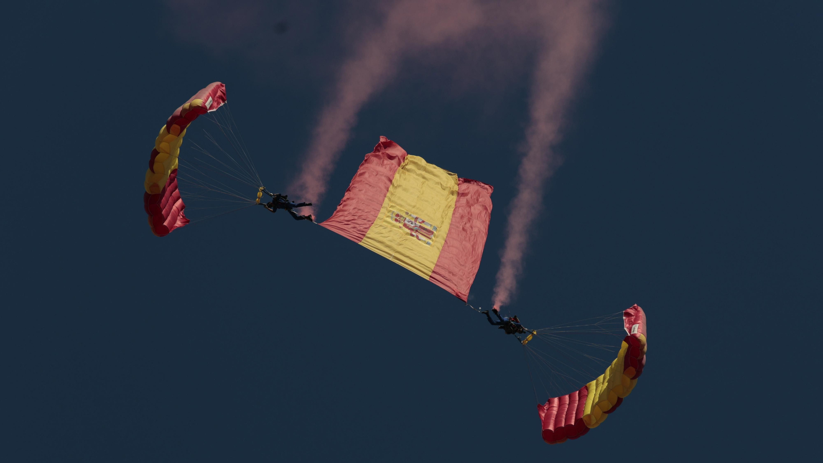 Imágenes de la exhibición aérea en Tablada con motivo de su centenario