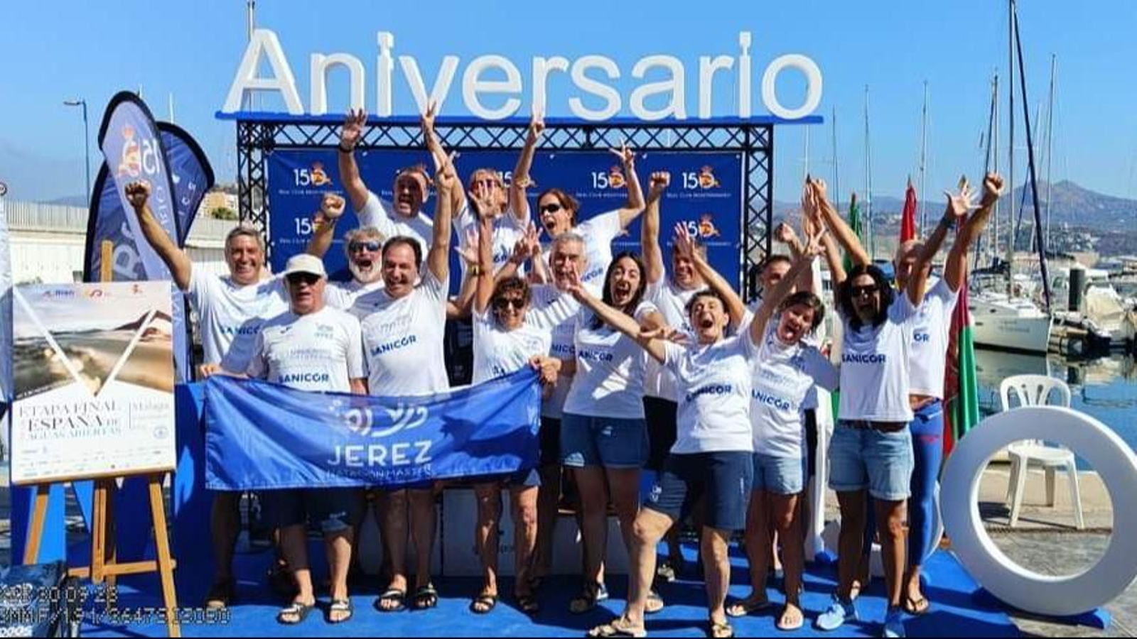 Los jerezanos celebran su triunfo en Málaga.