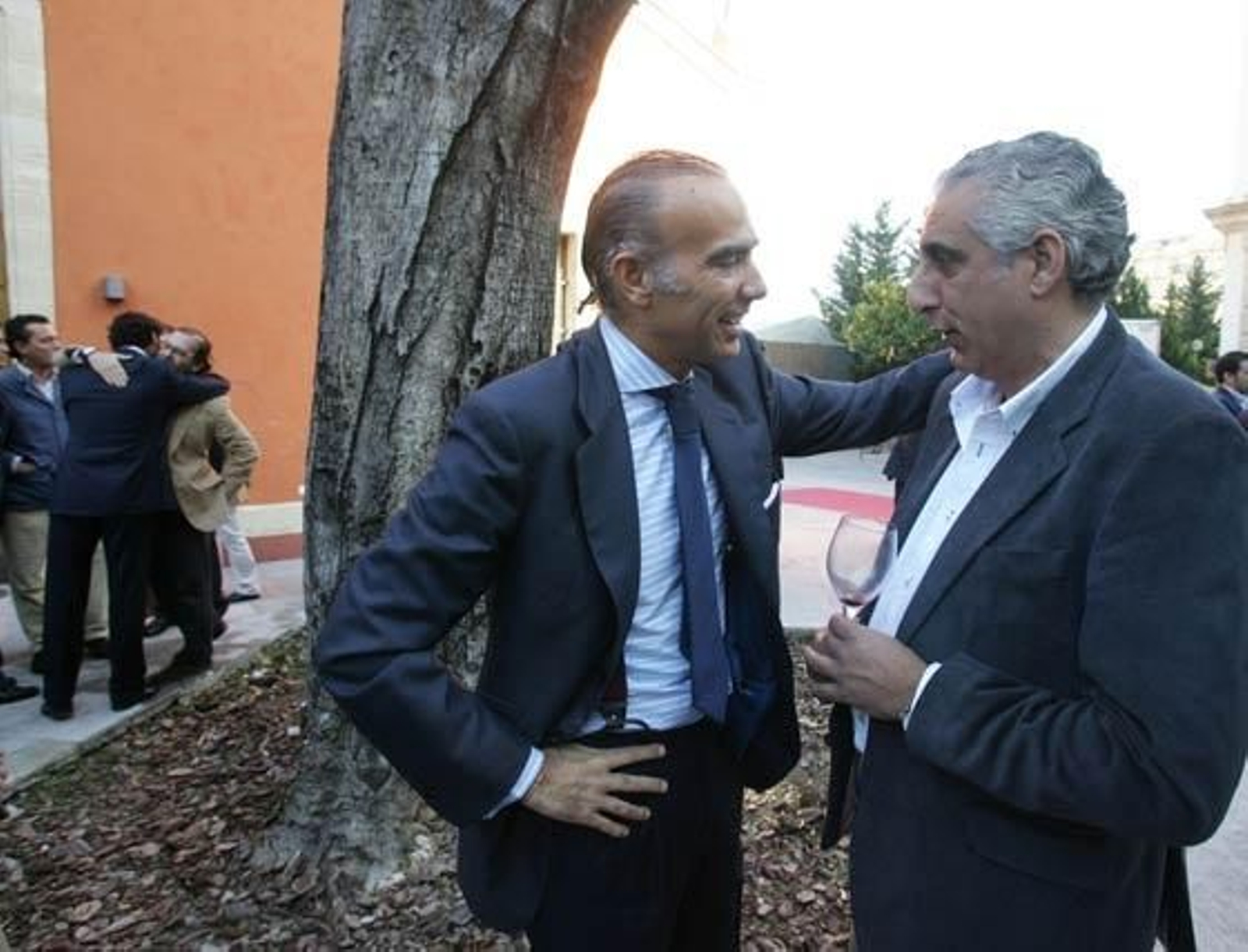 El Hotel Los Jándalos acoge la ceremonía de investidura de Emilio Viquiera, director deportivo del Xerez, como nuevo cofrade honorífico de la Cofradía del Botillo

Foto: Pascual