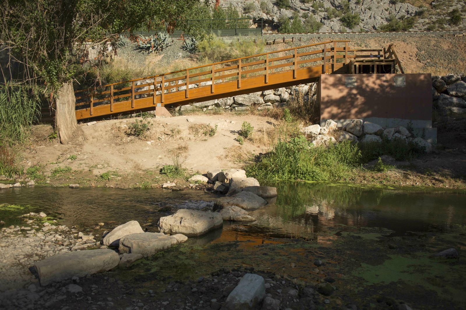 Zona de paso para acceder a la Cueva del Gato