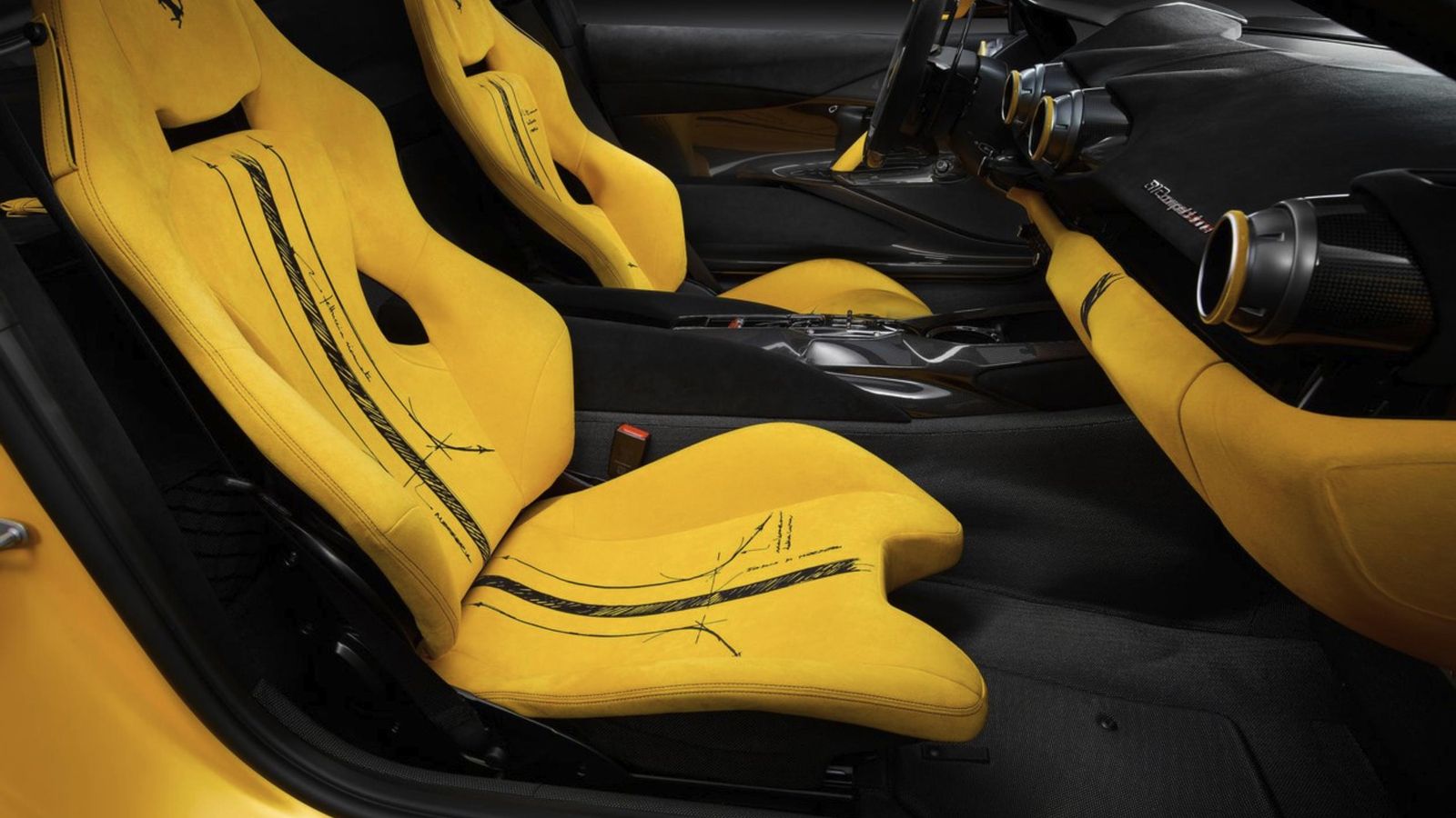 También sobre el Alcantara se dibujan los trazos de las modificaciones que podrían incorporarse.