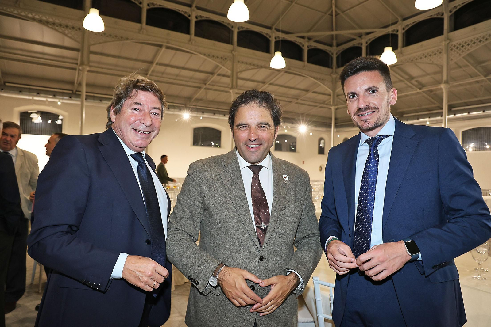 Imágenes de los invitados a la gala de los  37 premios Onubenses del Año