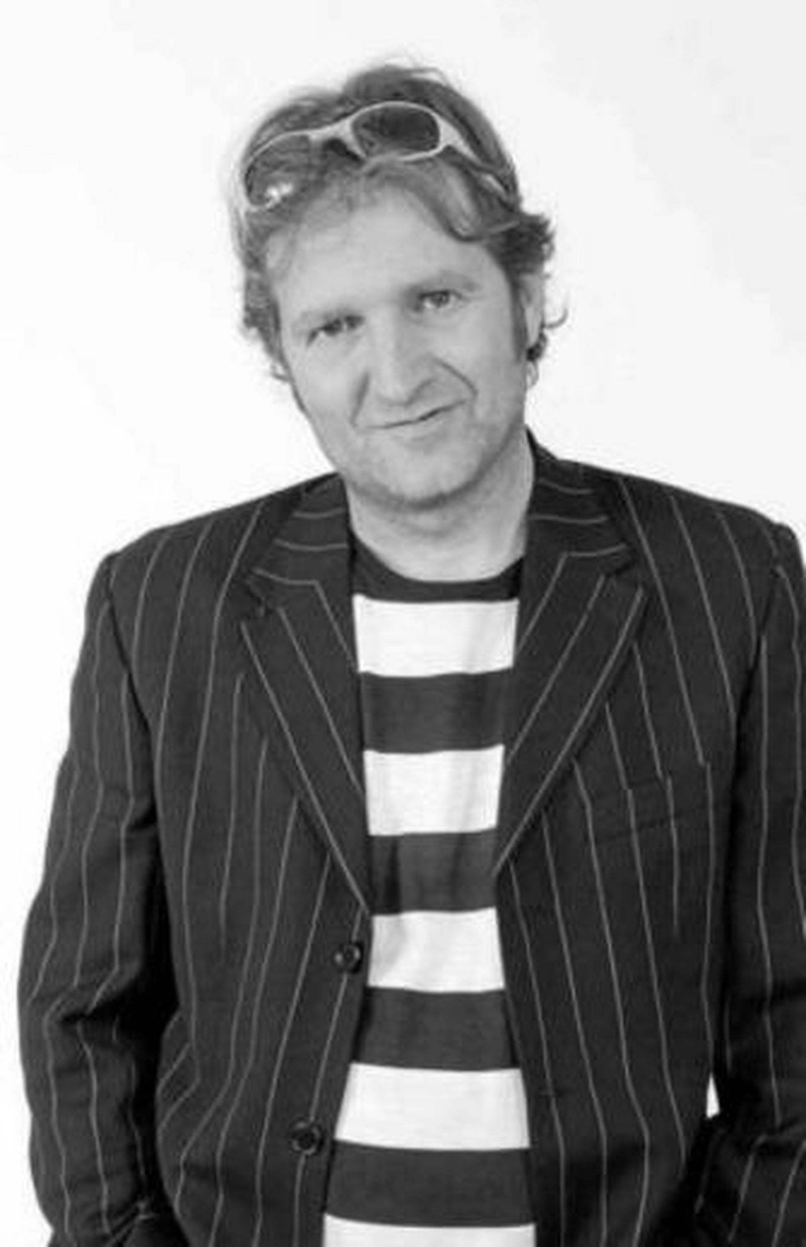 Don Mauro es una artista multidisciplinar, ya que es músico y cómico.