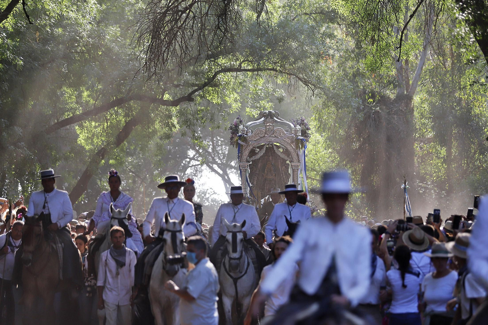 El Rocío 2023: Imágenes del Camino de la Hermandad del Rocío de Huelva