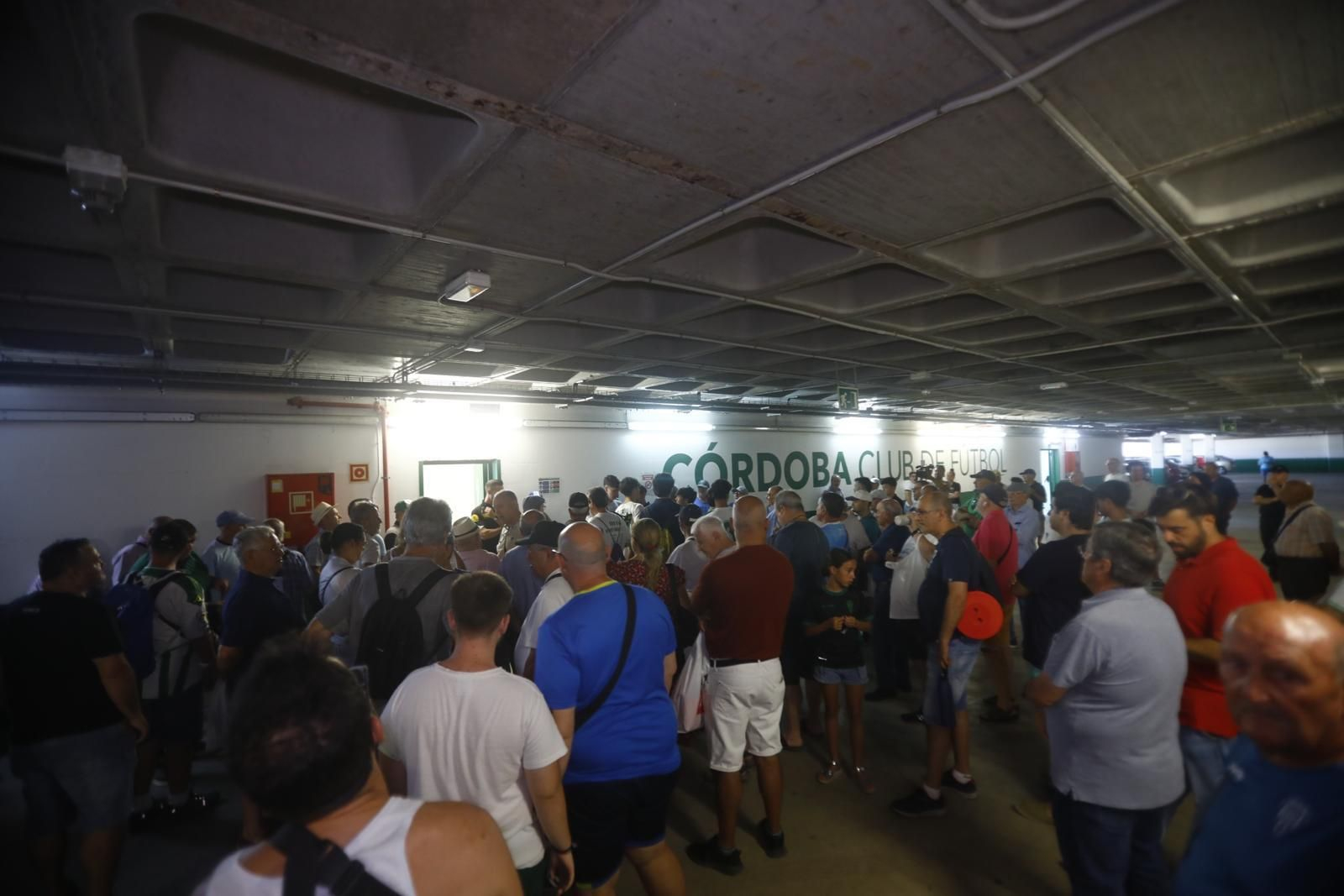 La gran expectación en el inicio de la campaña de abonos del Córdoba CF, en imágenes