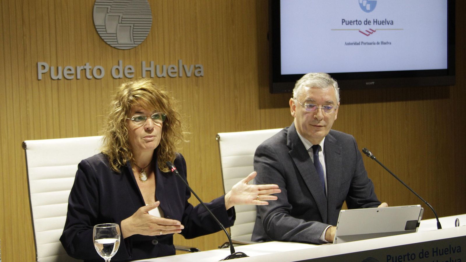 Pilar Miranda en la primera comparecencia desde que fuera nombrada presidenta del Puerto.