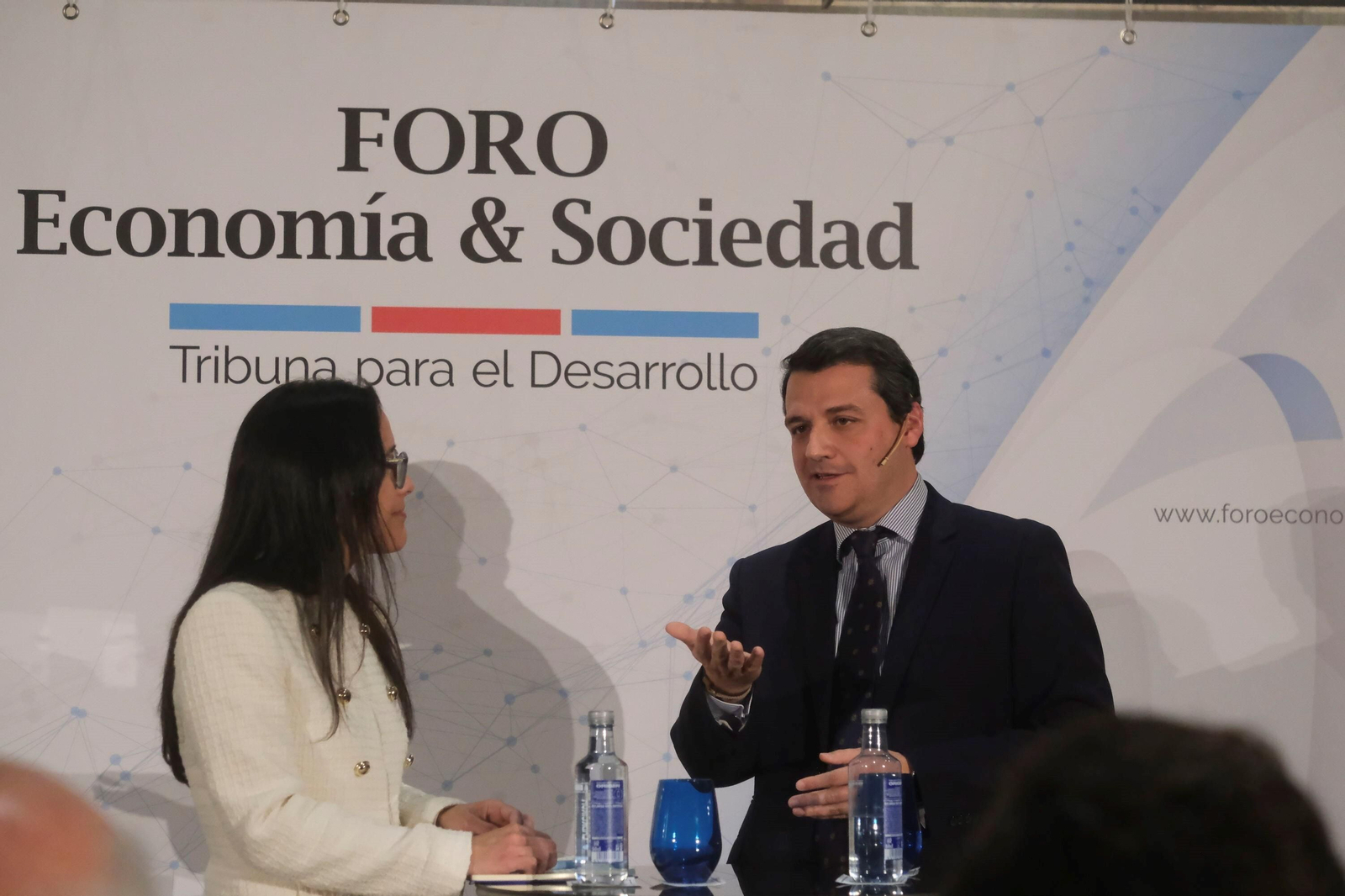 El foro Economía y Sociedad de Asfaco con el alcalde de Córdoba, en imágenes