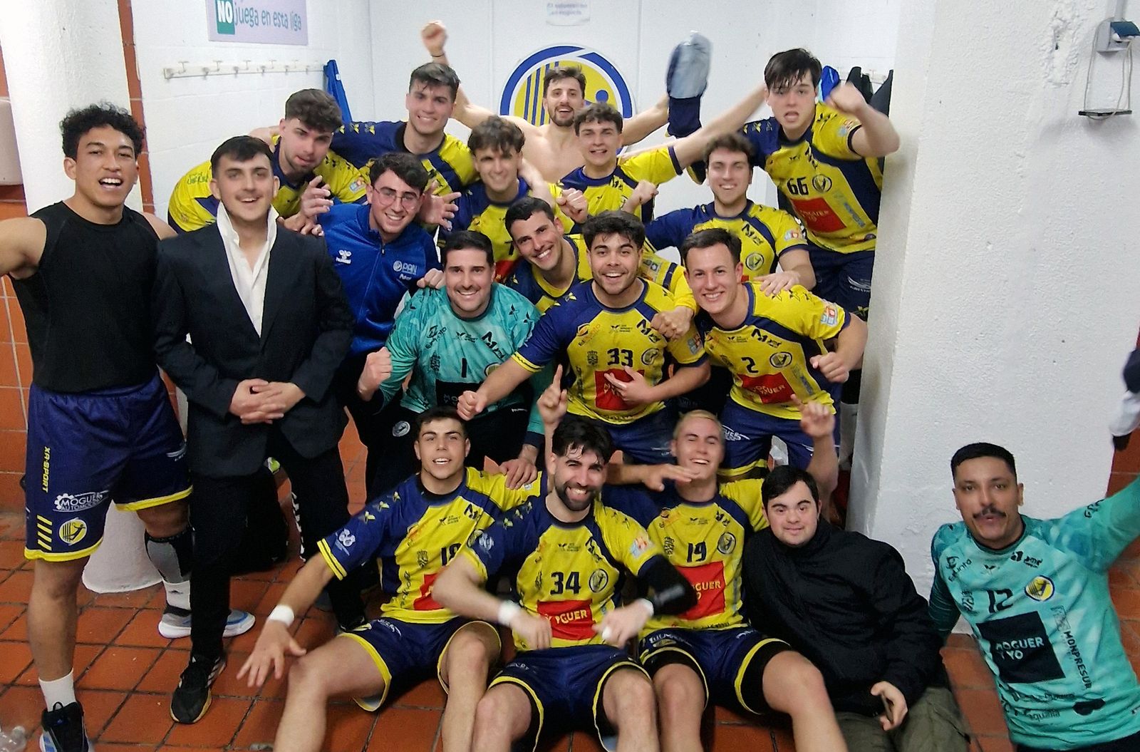 El PAN Moguer celebra su triunfo.