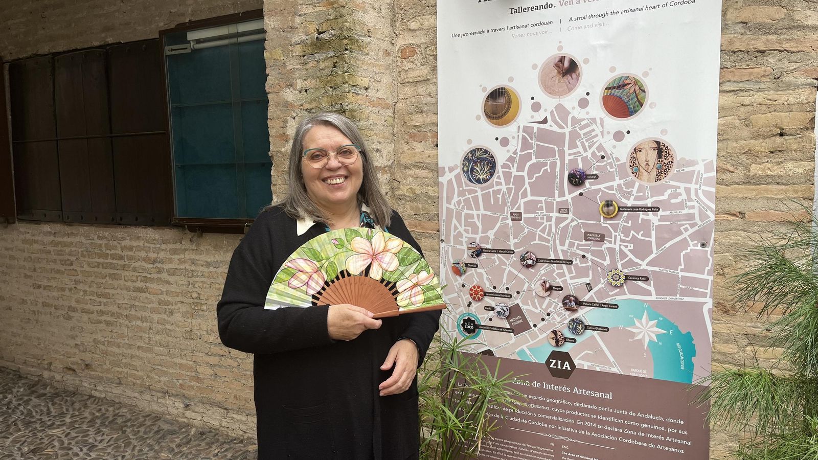 Disimusa en el zoco artesanal