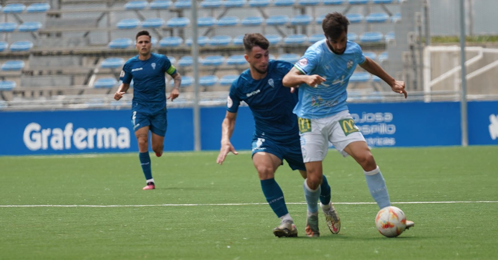 Lance del encuentro entre el Ciudad de Lucena y el Córdoba B del pasado domingo.