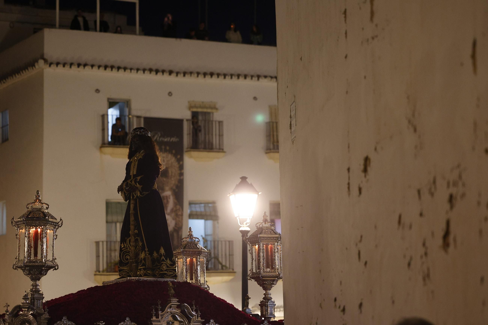 Imágenes de la salida de Medinaceli en la Semana Santa de Cádiz 2025