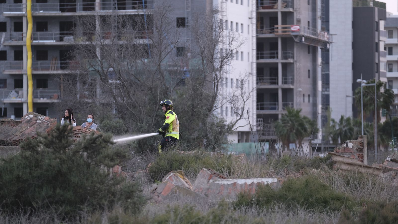 Fotogalería incendio descampado Vega de Acá. Almería