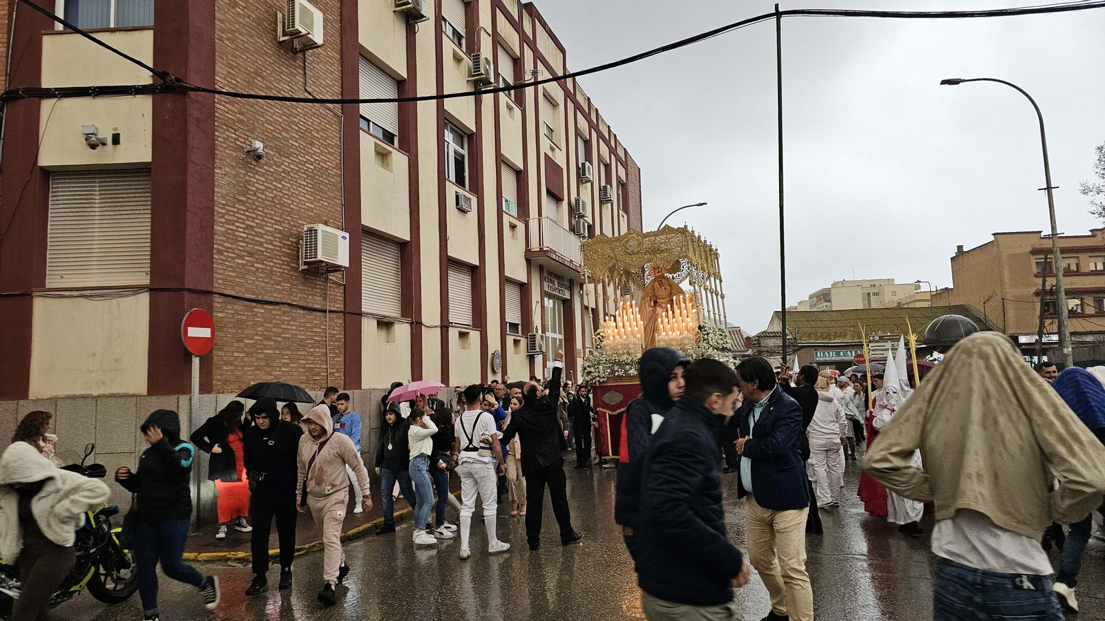Fotos del Domingo de Ramos en La Línea: La Borriquita y Flagelación
