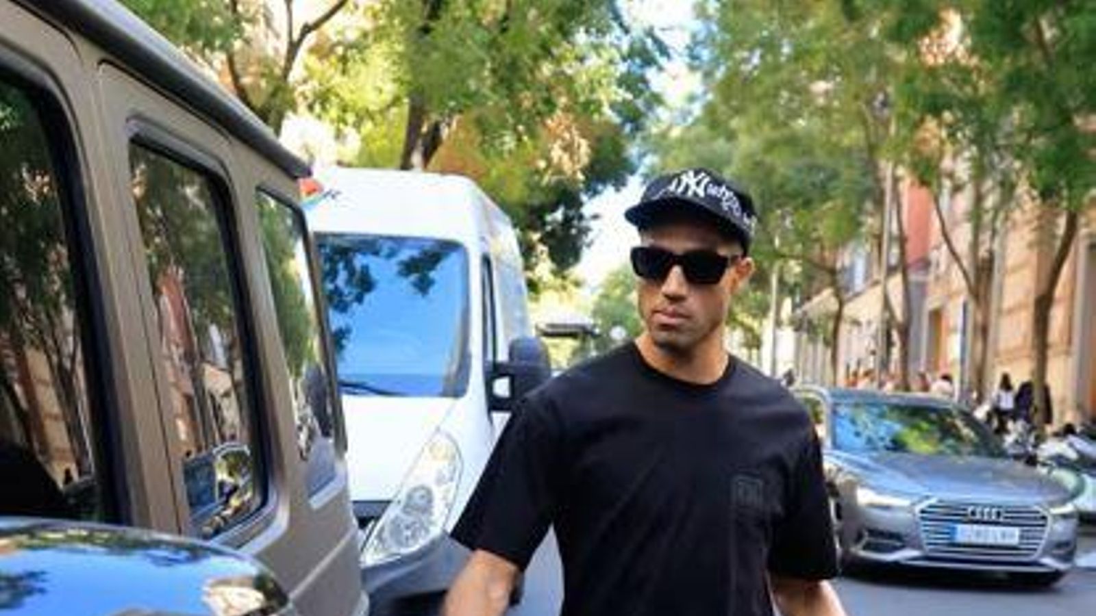 Achraf Hakimi saliendo del restaurante Achraf Hakimi saliendo del restaurante
