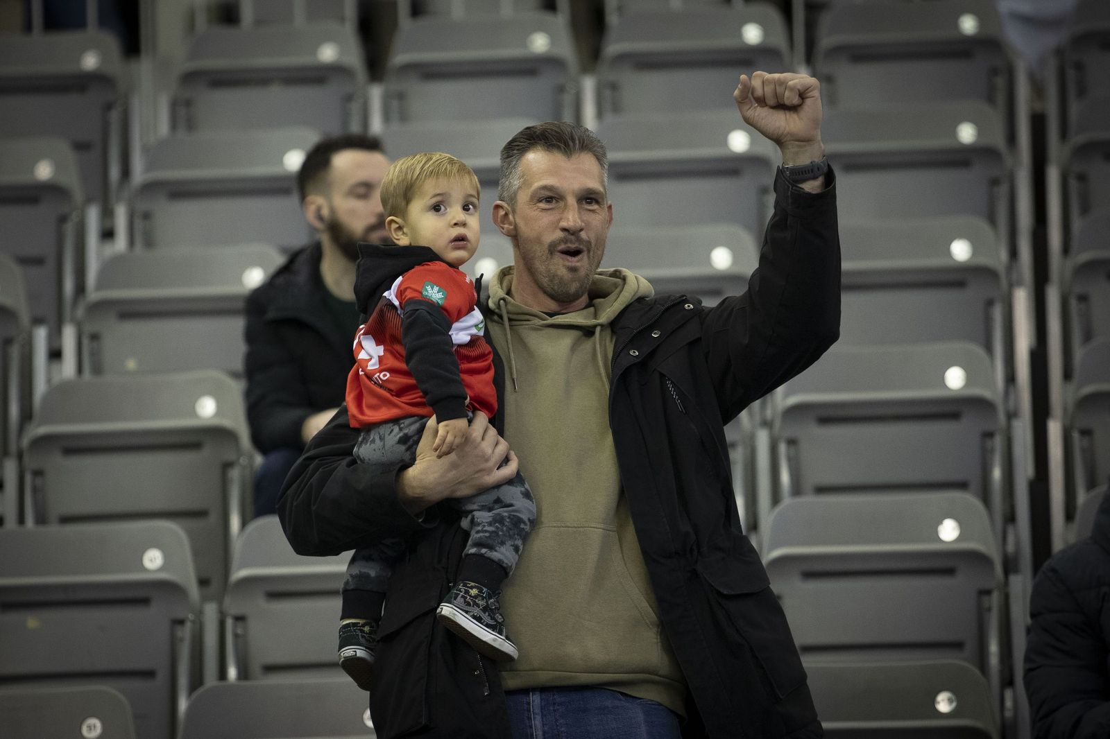 Encuéntrate en el Palacio de Deportes en el partido del Covirán Granada