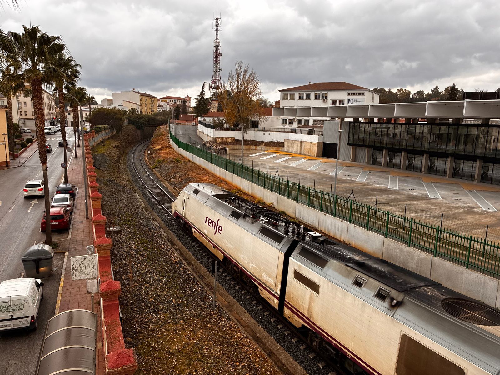 La nueva estación de autobuses está pendiente del puente que debe construir Adif sobre el ferrocarril.