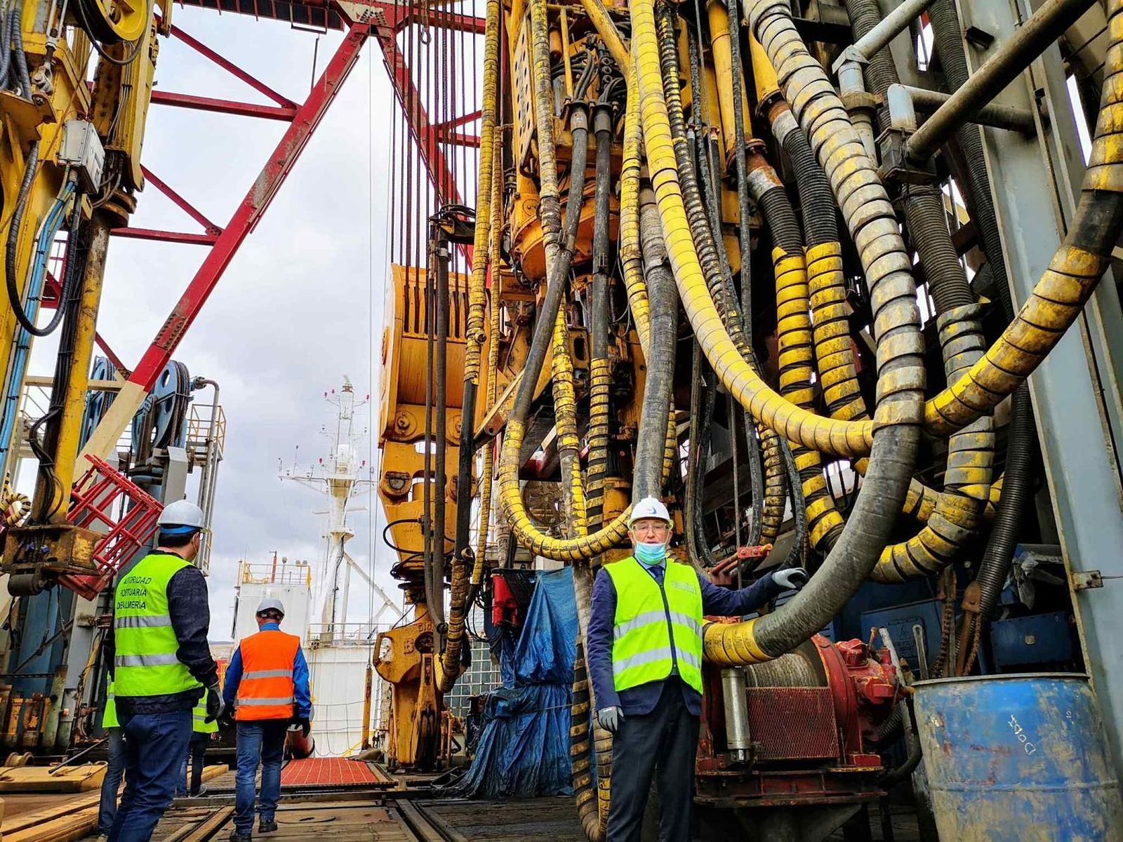 Jesús Caicedo, presidente de la APA, en una plataforma petrolífera.