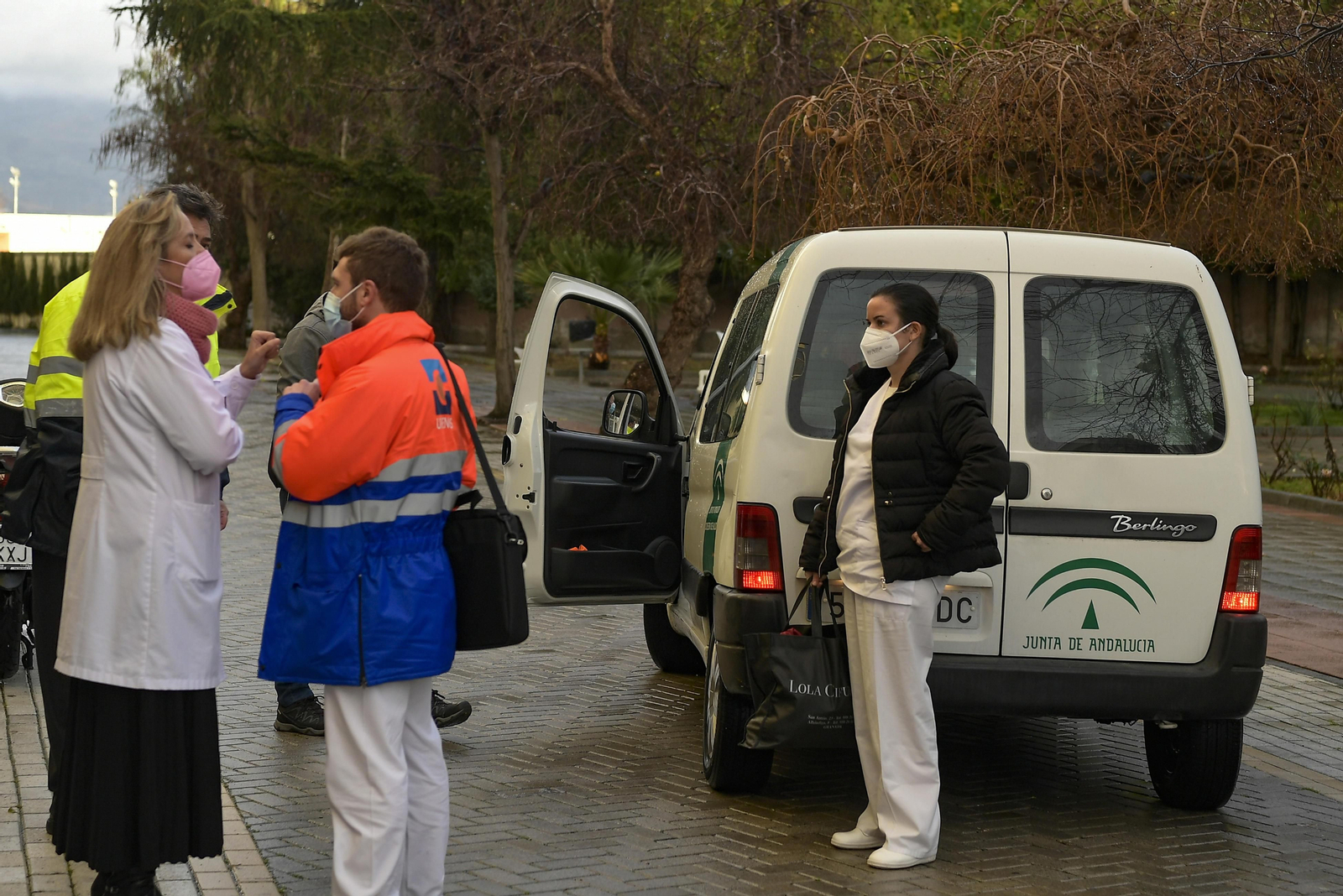 Fotos: segundo día de vacunas en Granada