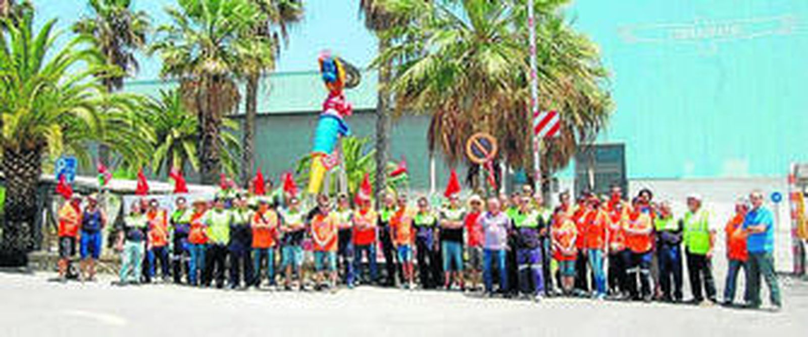 La protesta fue seguida por el cien por cien de la plantilla.