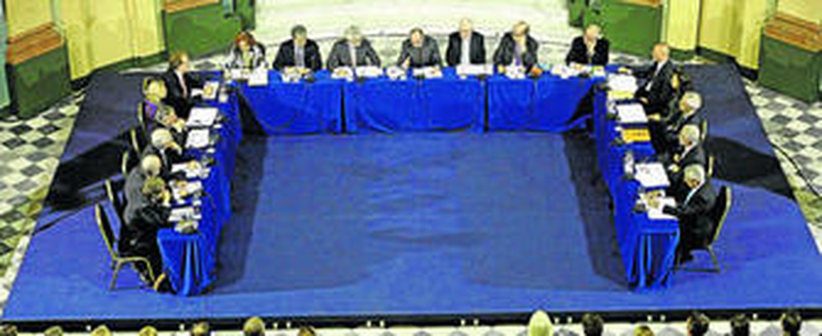 Sesión plenaria de la Real Academia de la Lengua Española en el Oratorio de San Felipe.