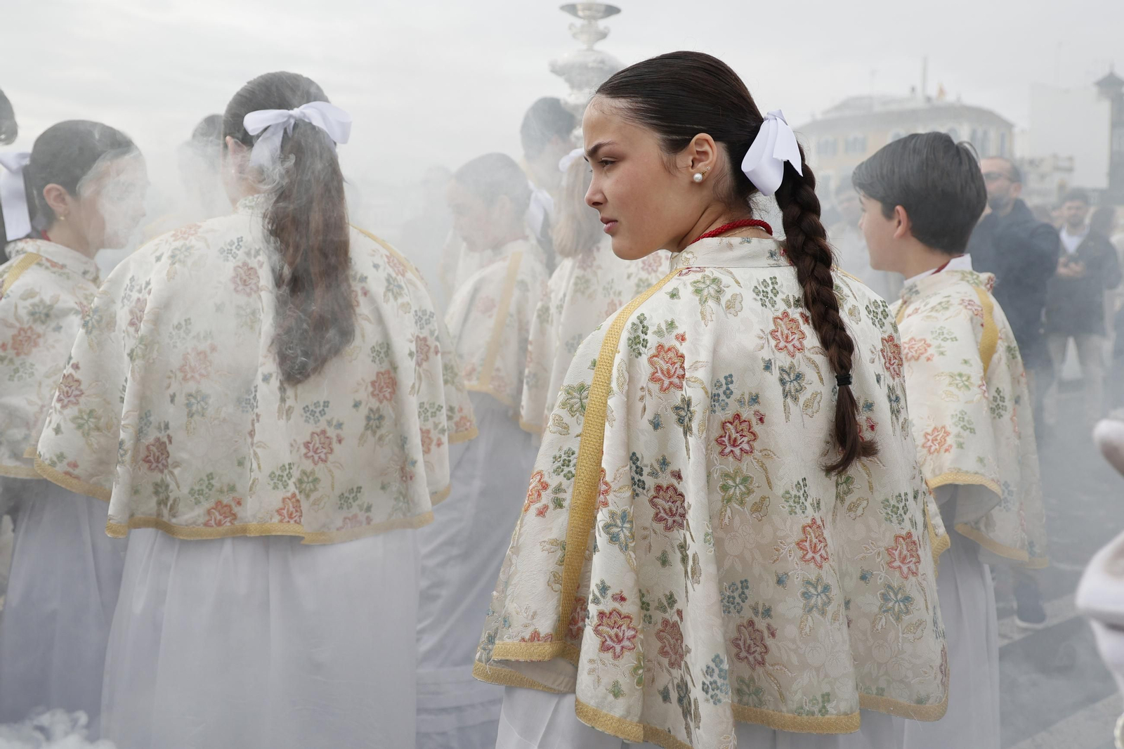 Las imágenes del regreso de San Gonzalo por el puente de Triana