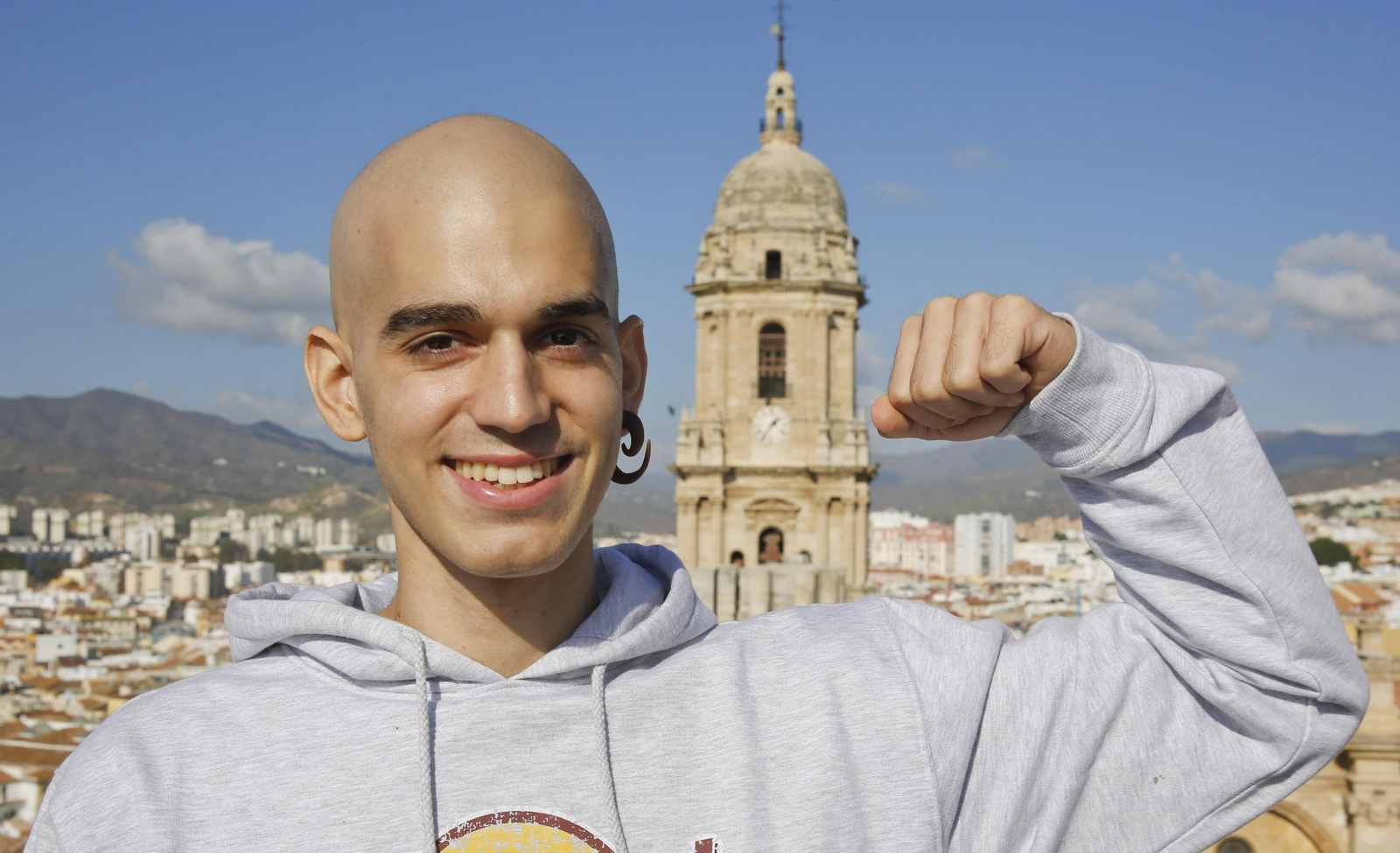 Pablo Ráez, con su típico gesto de 'Siempre fuerte'.