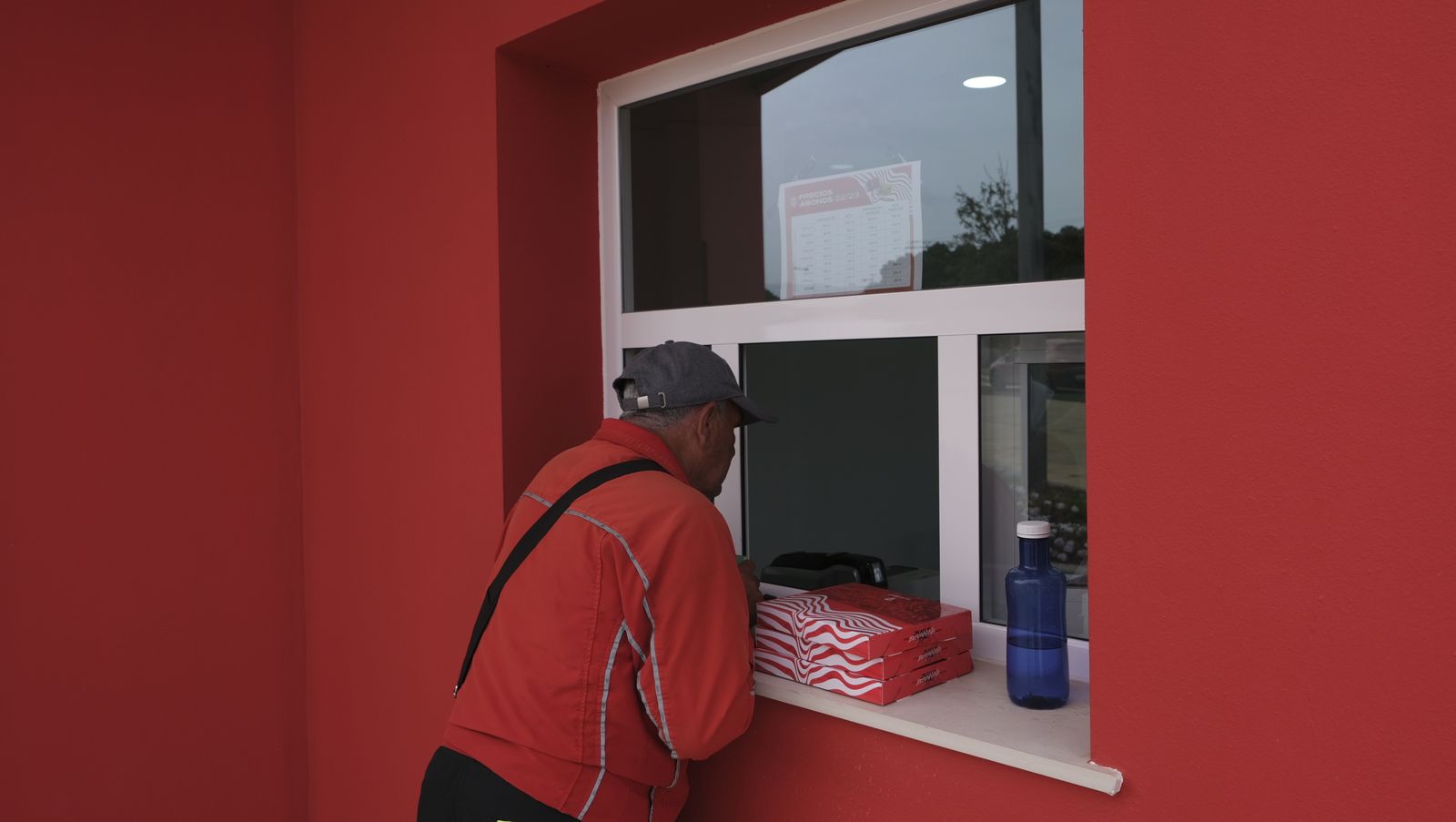 Imágenes de la renovación de los abonos de la U.D. Almería